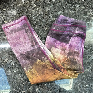 LUCY Women’s Purple Gold Print Capris Crop Yoga Exercise Pants Leggings Size XS